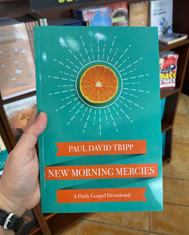 New Morning Mercies: A Daily Gospel Devotional (Paperback)