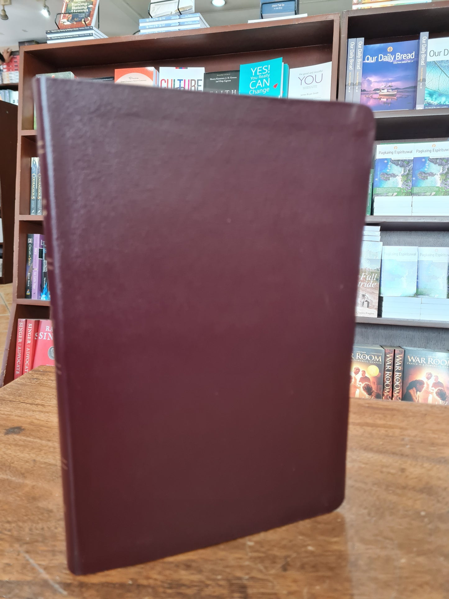 NASB Large-Print Thinline Bible, Red Letter Edition--bonded leather, burgundy