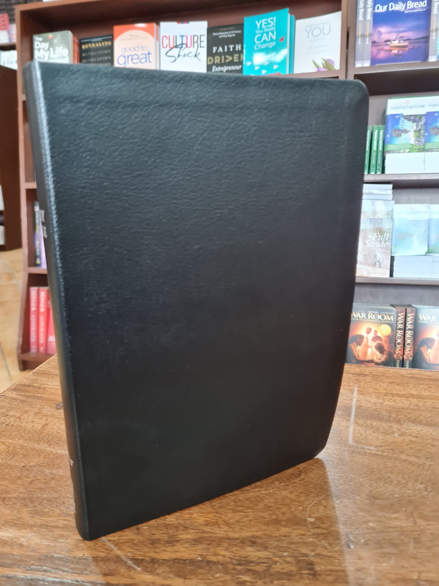 NIV Thinline Bible Giant Print Black Bonded Leather