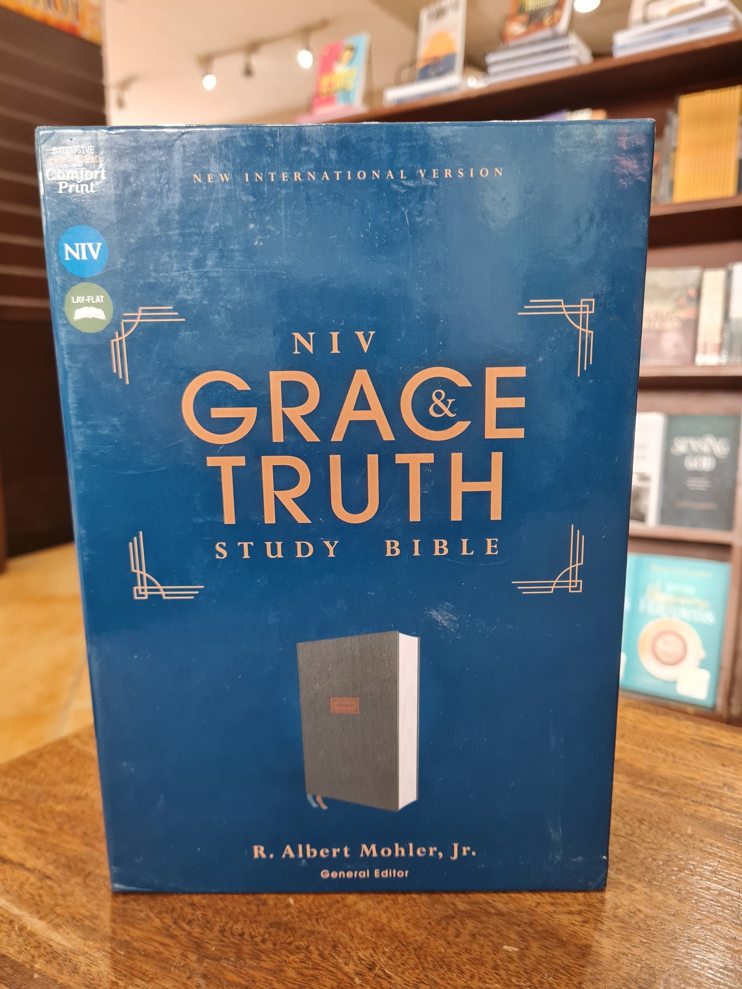NIV The Grace and Truth Study Bible Gray (OM)