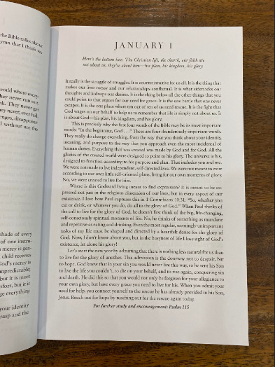 New Morning Mercies: A Daily Gospel Devotional (Paperback)