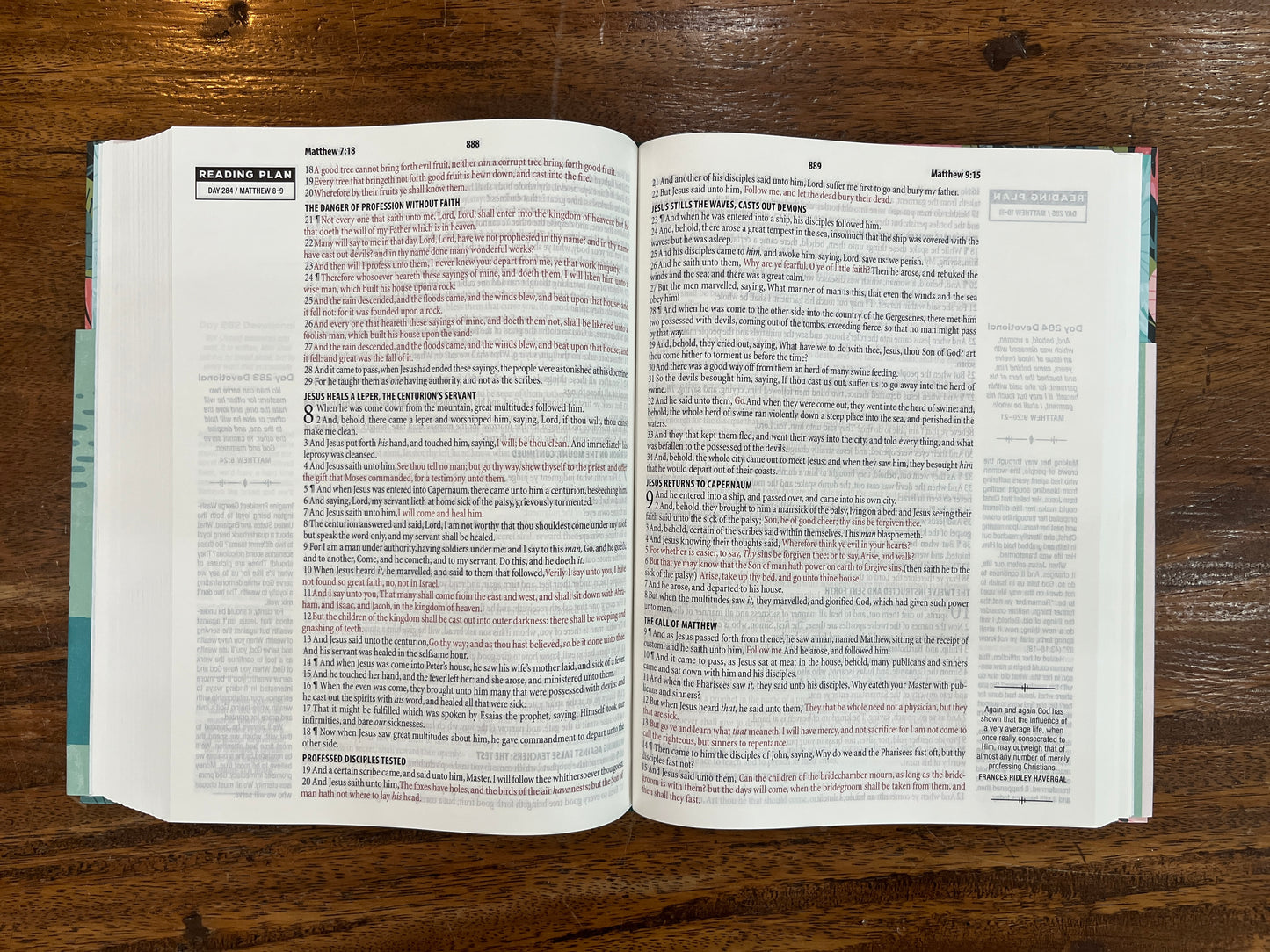 KJV Daily Wisdom for Teen Girls Devotional Bible