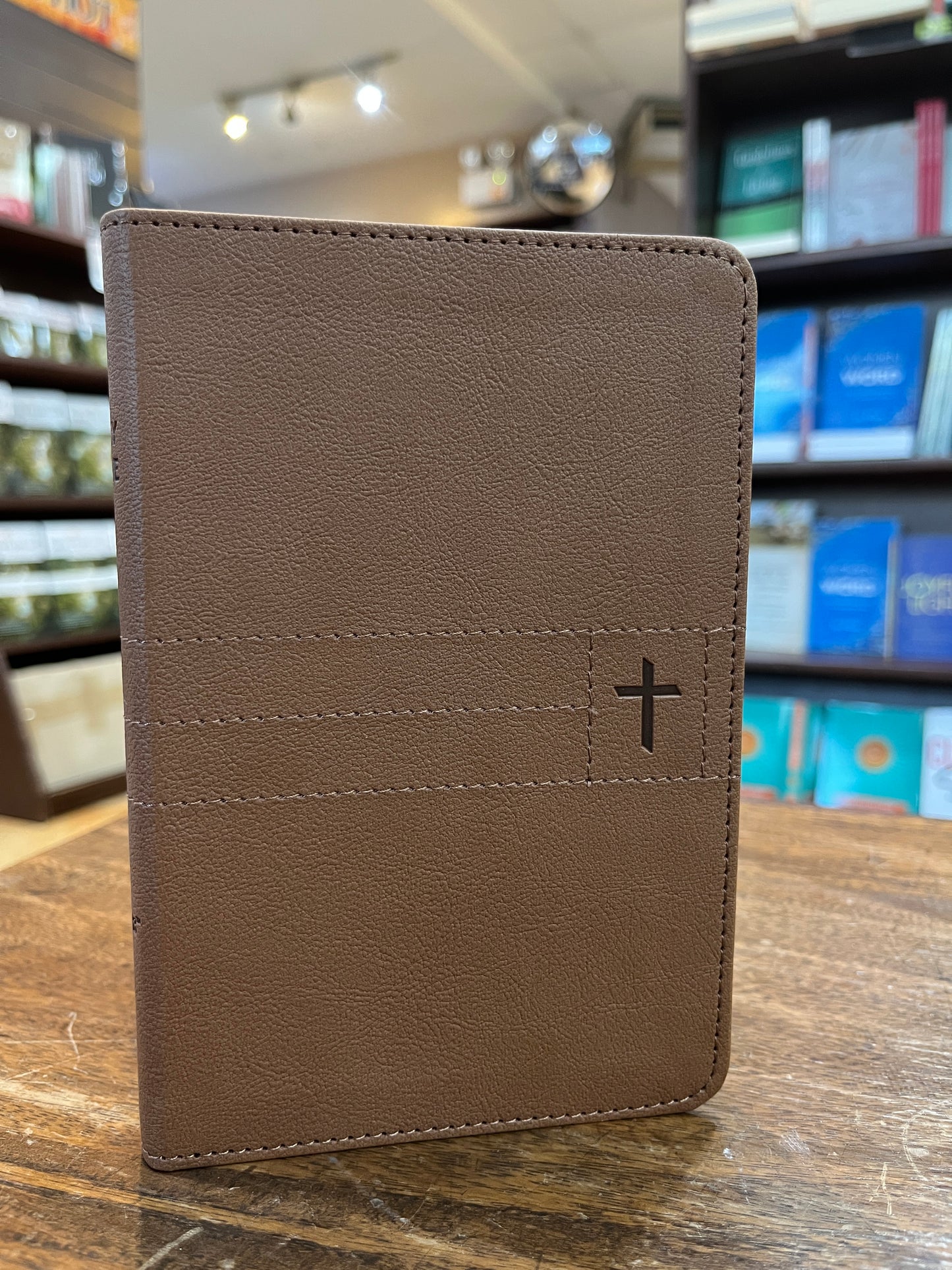 NIV, Thinline Bible, Compact, Leathersoft, Brown, Red Letter, Comfort Print