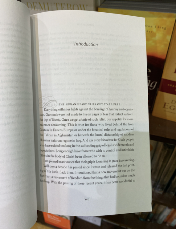The Grace Awakening: Believing in Grace Is One Thing. Living it Is Another. Paperback