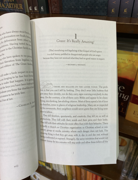 The Grace Awakening: Believing in Grace Is One Thing. Living it Is Another. Paperback