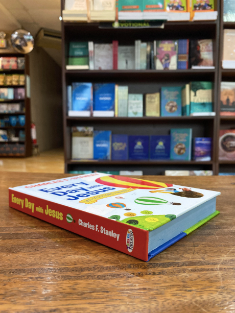 Every Day with Jesus: 365 Devotions for Kids