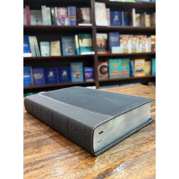 NIV, Personal Size Bible, Large Print, Leathersoft, Black, Red Letter, Comfort Print