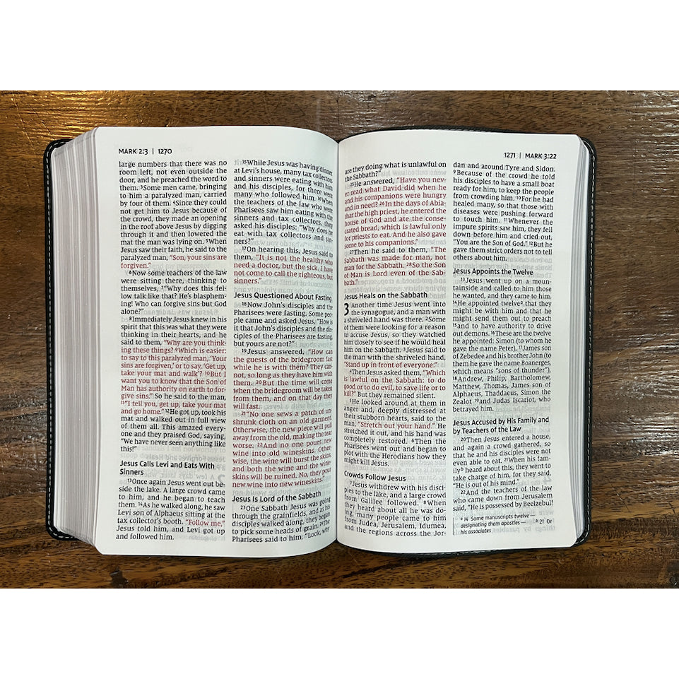 NIV, Personal Size Bible, Large Print, Leathersoft, Black, Red Letter, Comfort Print