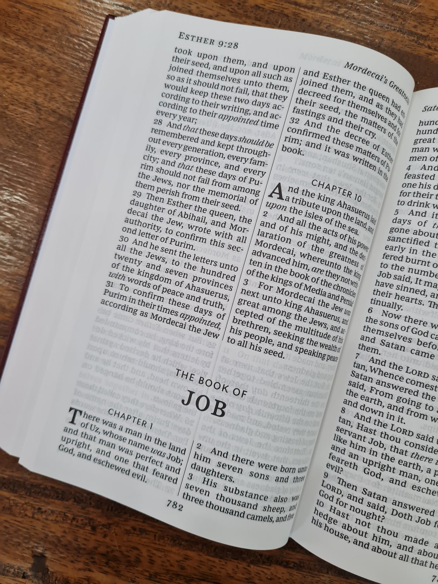 KJV, Pew Bible, Large Print, Hardcover, Burgundy