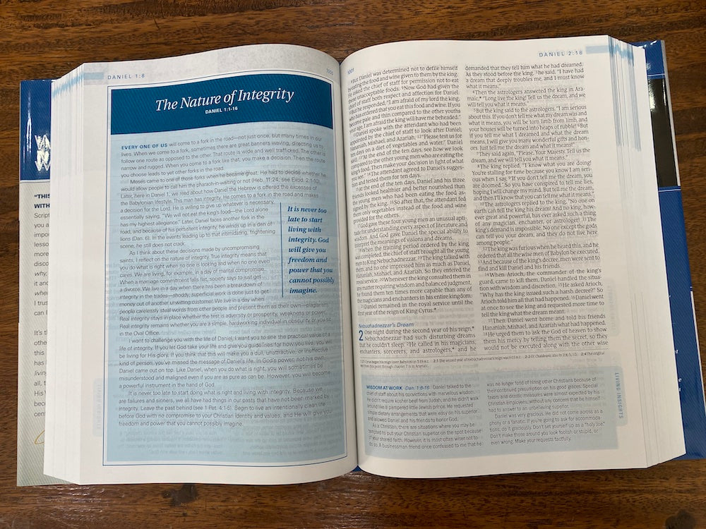 NLT The Swindoll Study Bible (Hardcover)