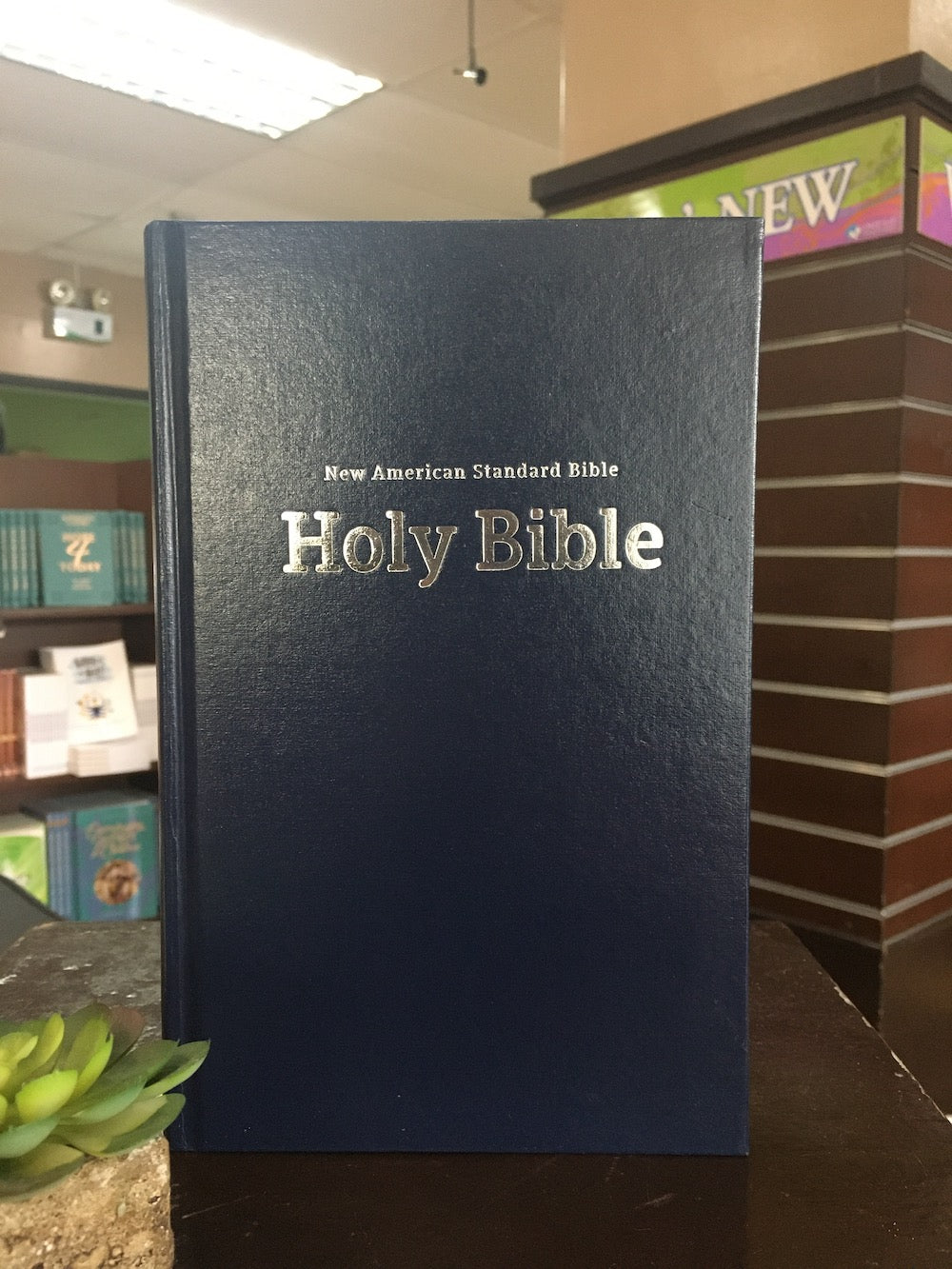 NASB Comfort Print Pew and Worship Bible--hardcover, blue