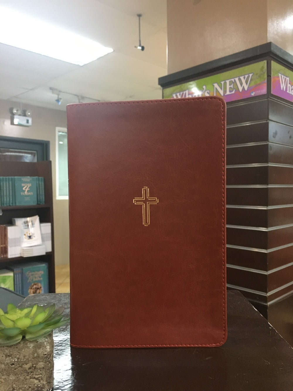 NASB Comfort Print Thinline Bible, Red Letter Edition--soft leather-look, brown