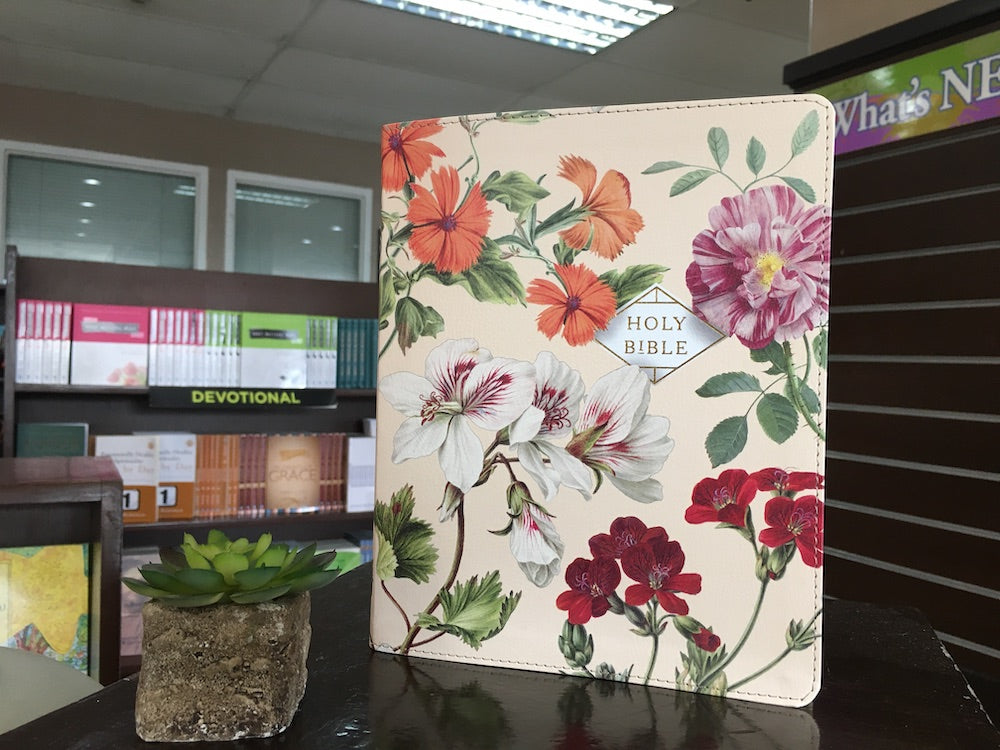 NASB 1995 Artisan Collection Bible, Comfort Print--soft leather-look, almond floral