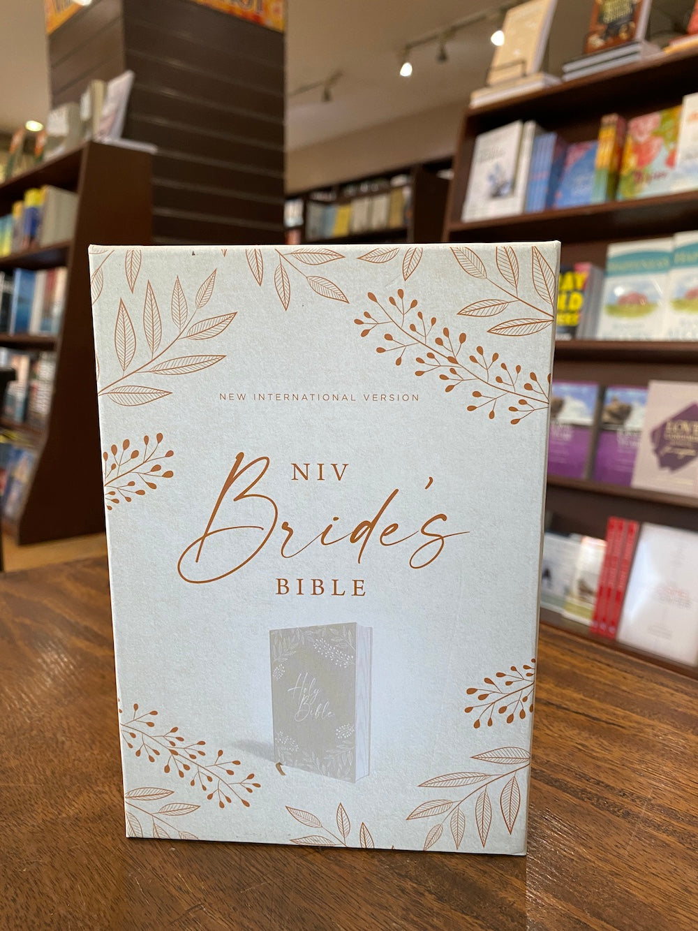 NIV Bride's Bible--cloth over board, cream