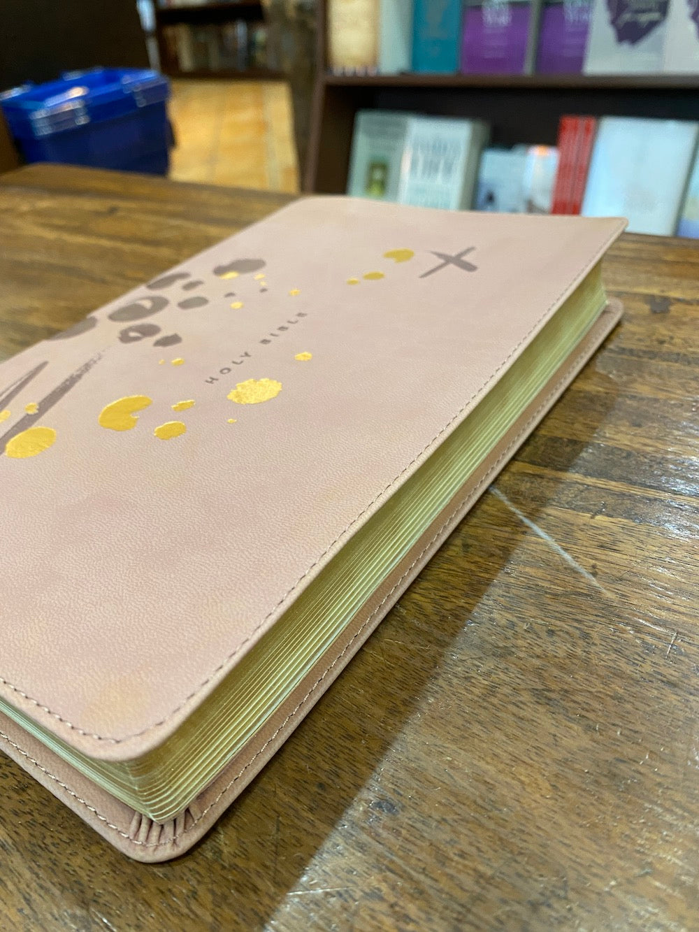 NLT Thinline Reference Bible, Filament Enabled Edition Pink