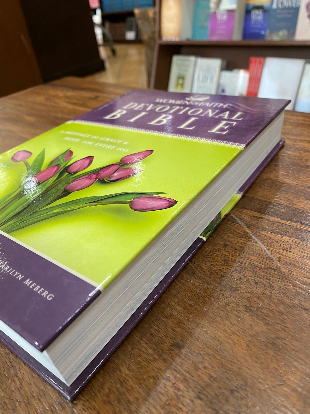 NKJV Women of Faith Devotional Bible: A Message of Grace & Hope for Every Day - Hardcover