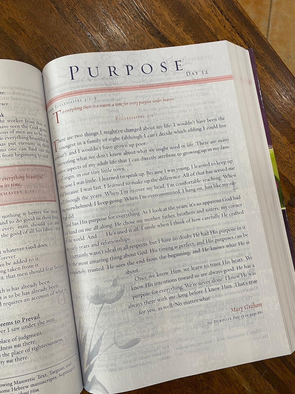 NKJV Women of Faith Devotional Bible: A Message of Grace & Hope for Every Day - Hardcover