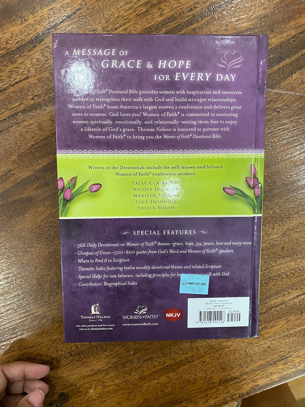 NKJV Women of Faith Devotional Bible: A Message of Grace & Hope for Every Day - Hardcover