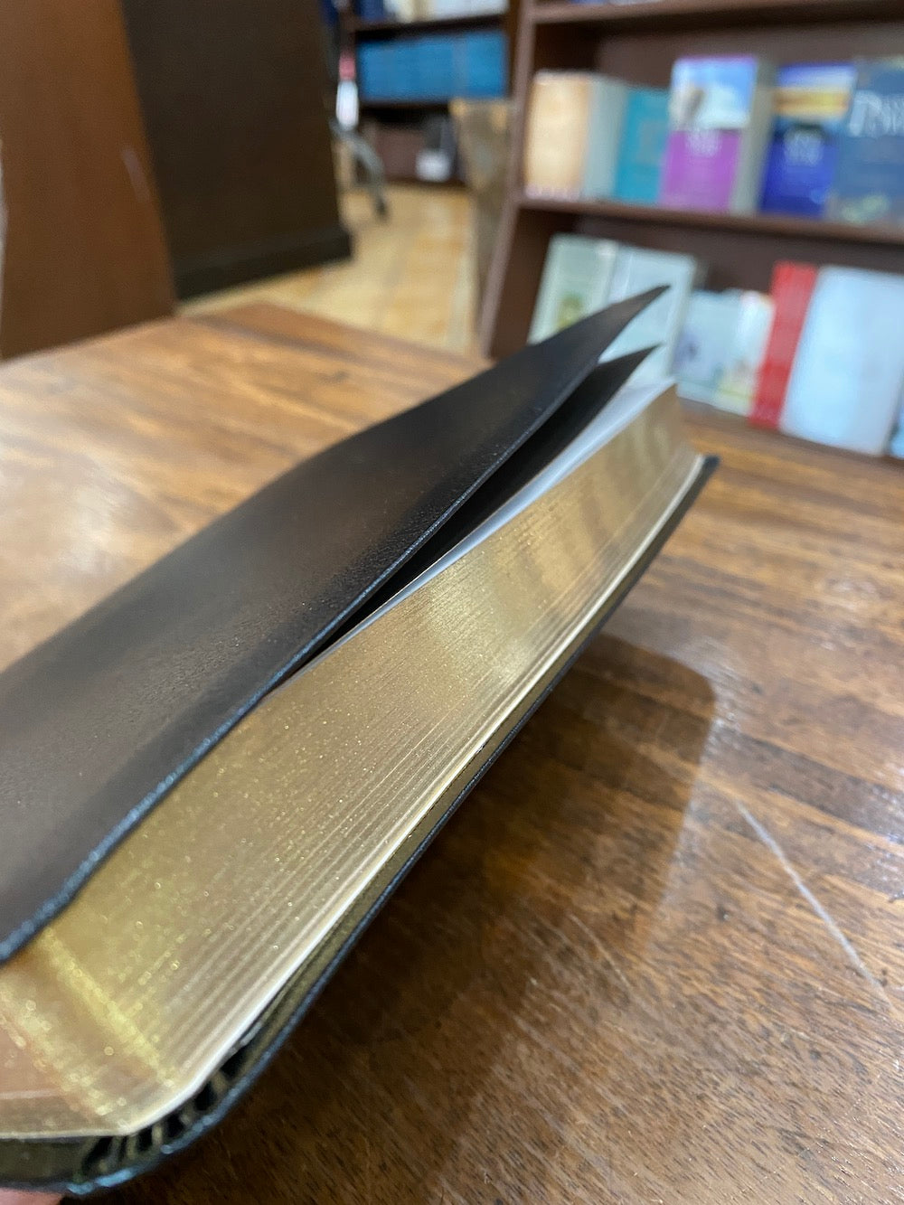 NASB Comfort Print Thinline Bible bonded leather black