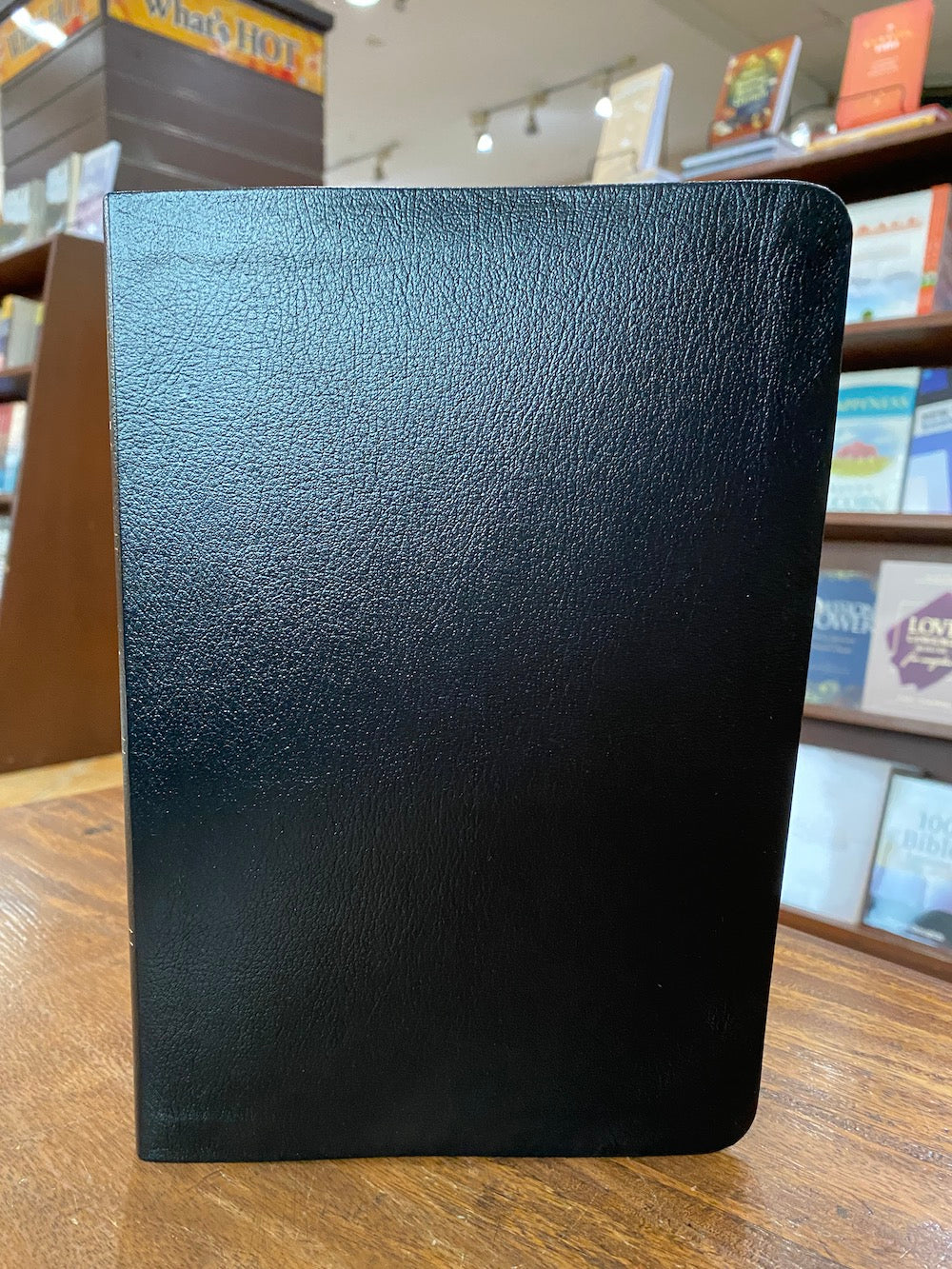 NASB Large-Print Thinline Bible, Red Letter Edition--bonded leather, black