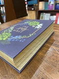 NIV Artisan Collection Bible (Hardcover, Cloth-over-Board, Navy Floral)