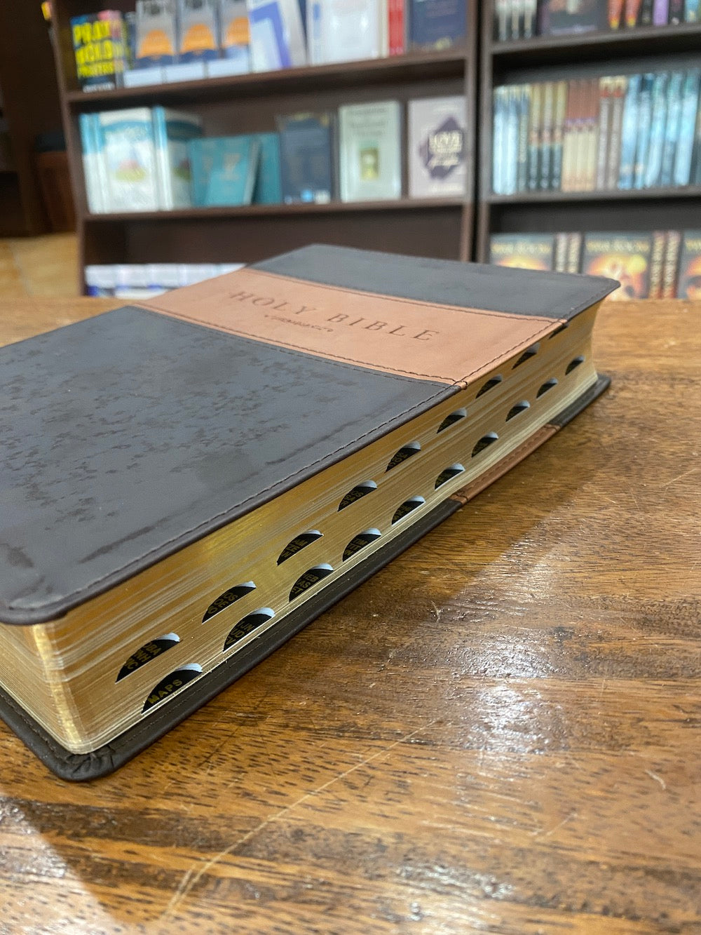 NLT Giant Print Bible (Imitation Leather, Brown/Tan)