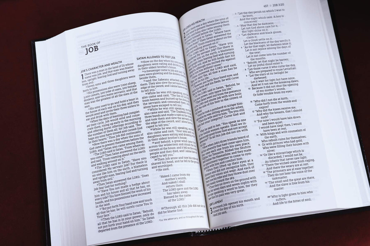 NASB Comfort Print Pew and Worship Bible--hardcover black